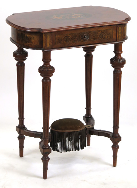 Damarbetsbord, valnötsrot med intarsia, oscarianskt, 1800-talets 2 hälft, uppfällbar skiva med dekor av fåglar och blommor samt invändig spegel, _10137a_lg.jpeg