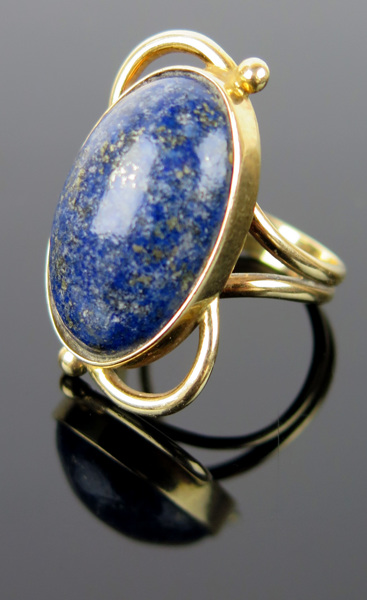 Okänd designer, ring, 14 karat rödguld med cabochonslipad lapis lazuli, vikt 11,3 gram_10987a_8d9460c6931283a_lg.jpeg