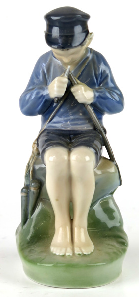 Thomsen, Christian för Royal Copenhagen, figurin, porslin, täljande pojke, _11972a_8d962533af7a9c2_lg.jpeg