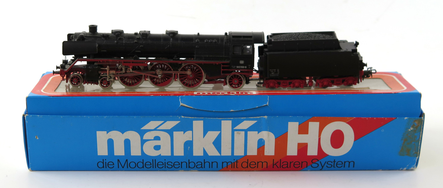 Modelljärnvägslok med tender, Märklin, modell 3085
_12295a_8d96718eccde436_lg.jpeg