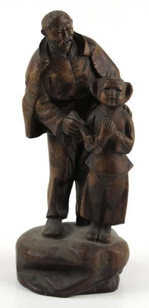 Okänd kinesisk konstnär, 1900-tal, skulptur, skuret trä, far och dotter, _12476a_8d967f24a302aae_lg.jpeg