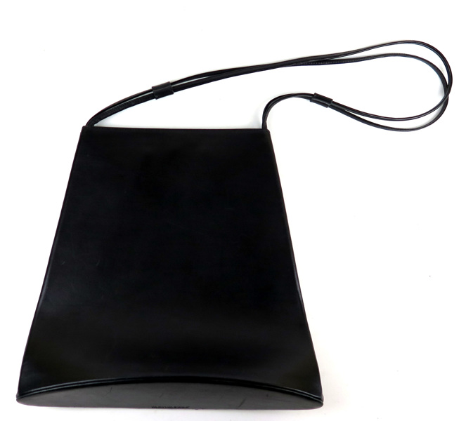 Okänd designer för Marimekko, axelrems/handväska, svart läder, _15121a_lg.jpeg