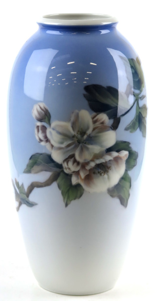 Okänd designer för Royal Copenhagen, vas, porslin, "Äppelblom", _15123a_lg.jpeg