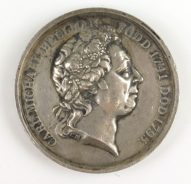 Medalj, silver, Carl Michael Bellman, slagen 1833, _15445a_8d9be53bf6fc45a_lg.jpeg