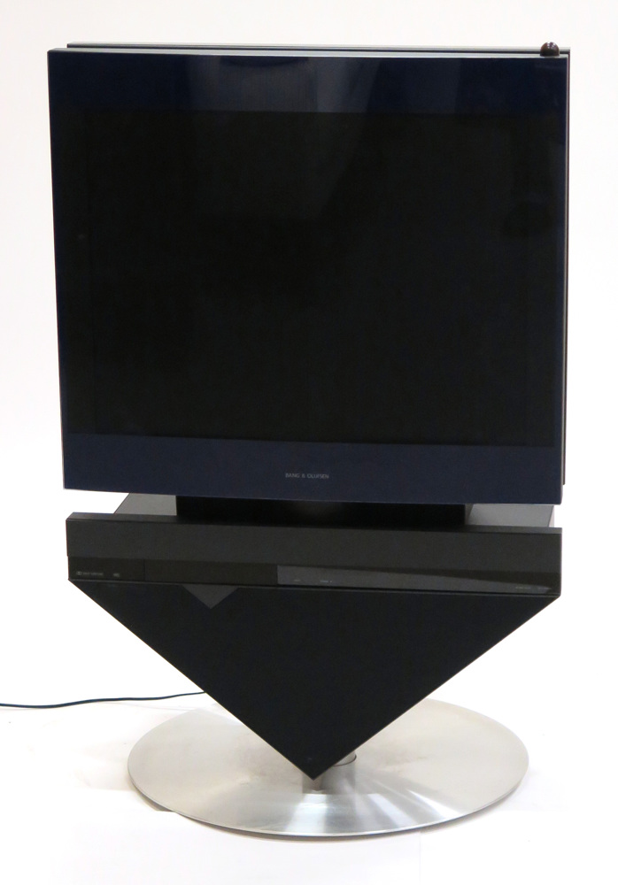 Lewis, David för Bang & Olufsen, TV BeoVision 9000, motorstativ, VHS