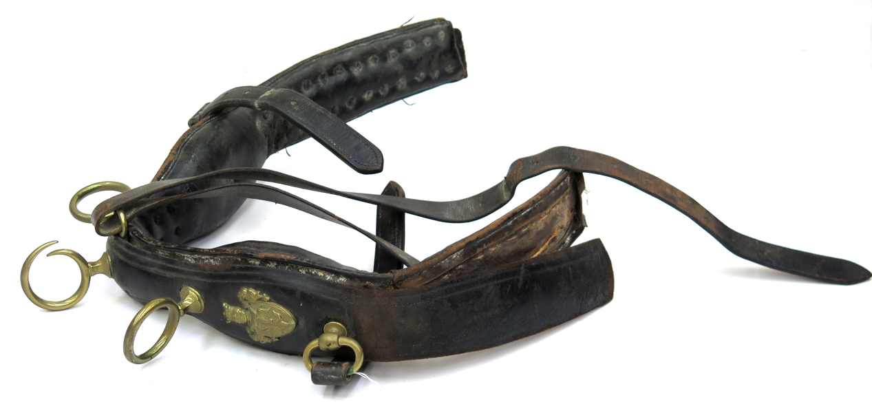 Loka, läder med mässingsbeslag, 1800-talets 2 hälft, _1677a_lg.jpeg