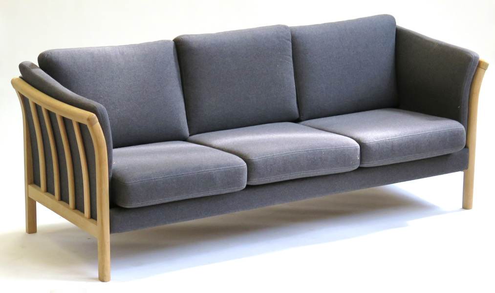 Skalma Design Team för Skalma, Skals, soffa, såpbehandlad ek med textilklädsel, "Asmara", _18363a_lg.jpeg