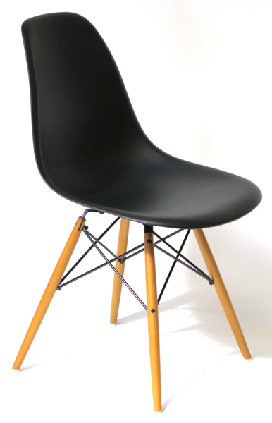 Eames, Charles och Ray för Vitra, stol, polylpropylen, metall och lönn, "Eames Plastic chair", _18764a_8da31cd31e0a2ba_lg.jpeg