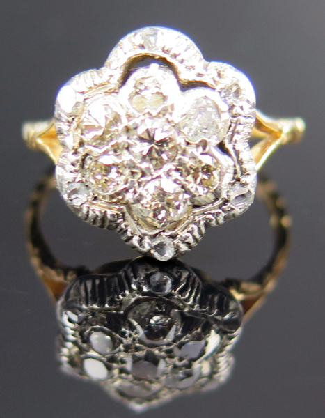 Ring, 18 karat rödguld och platina (?) med gammal- och rosenslipade diamanter, vikt 4,3 gram, _19502a_8da49486ec1dddc_lg.jpeg