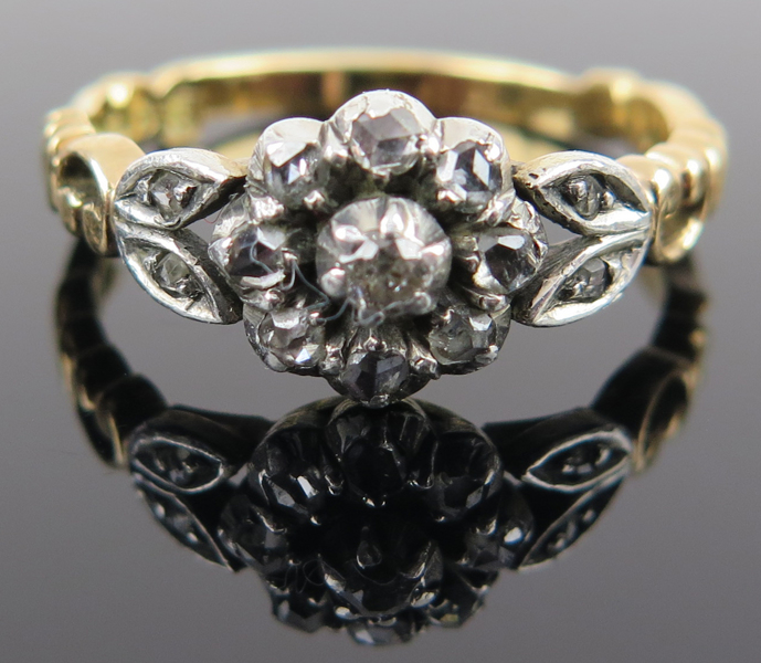 Ring, 18 karat rödguld och platina (?) med gammal- och rosenslipade diamanter, vikt 3,8 gram, _19506a_8da494ef8cb78a8_lg.jpeg