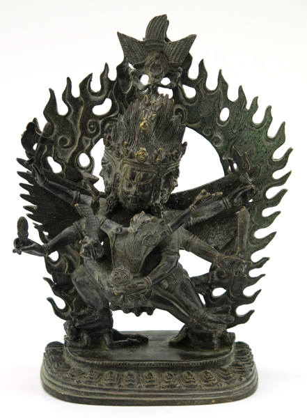 Skulptur, patinerad brons, Yogambara på lotustron med eldmandorla, Tibet eller Nepal, 1900-tal, _19613a_8da4f78d96f5f42_lg.jpeg