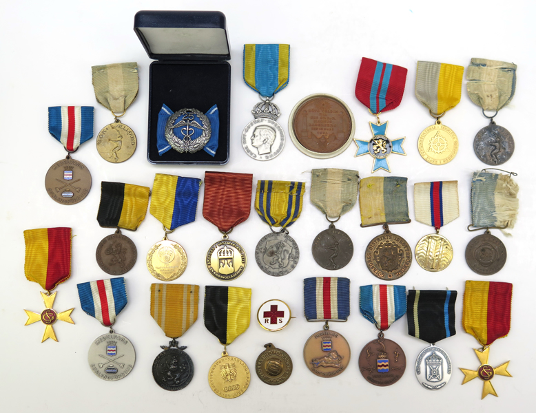 Parti medaljer, civila och militära, _20129a_8da54435ac4851e_lg.jpeg