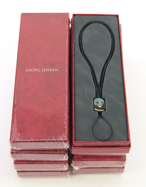 Georg Jensen design group, mobile wrist straps, 8 st, sterlingsilver och gummi, dekor av hjärta, framstår oanvända i originalförpackningar (7 oöppnade)_20219a_8da54f24a554b2c_lg.jpeg