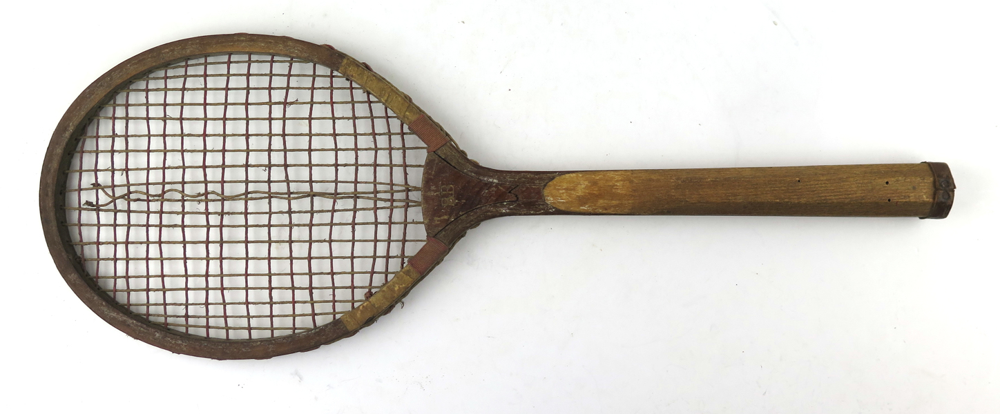 Racket, trä med natursenor, möjligen Battledore, 1800-tal, _23812a_lg.jpeg