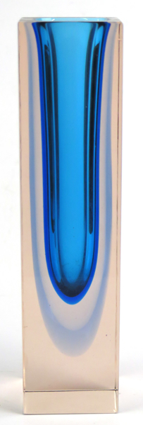 Okänd designer, möjligen Flavio Poli, Murano, 1900-talets mitt, vas, slipad, klar glasmassa med blått underfång, "Sommerso", _23905a_8dacbd6ac6be71a_lg.jpeg