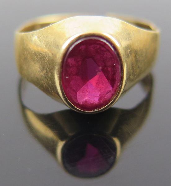 Ring, 18 karat rödguld med röd sten, total vikt 1,9 gram, _24578a_8dad86a68f52707_lg.jpeg