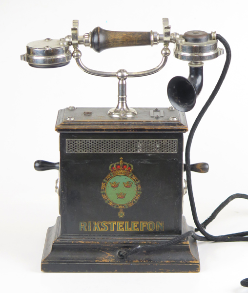 Klyktelefon, Rikstelefon, 1900-talets 1 hälft, höjd 32 cm_25422a_8daf969a7003a8f_lg.jpeg