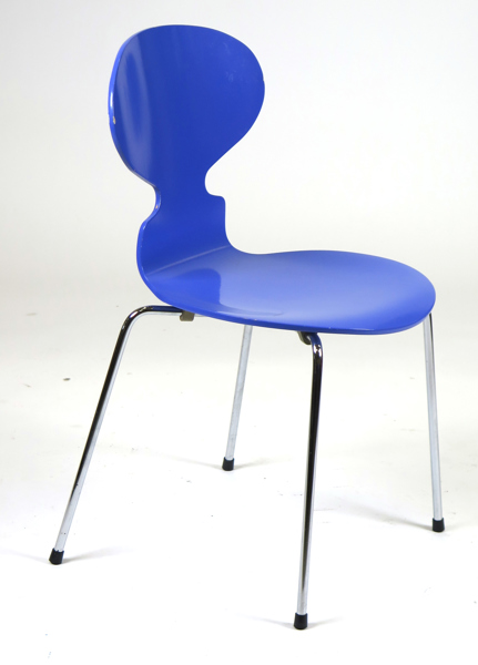 Jacobsen, Arne för Fritz Hansen, stol, blålackerat böjträ på fyra stålben, "Myran", modellnummer FH 3100, design 1952, detta exemplar från 1989, bruksslitage_25507a_lg.jpeg