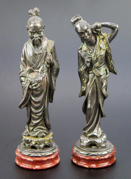 Giannelli, Arnaldo, skulpturer 1 par, nysilver (?) på sockel i konstmassa, stående asiatiskt par, signerade, h 14 cm_25517a_8dafd36156264fb_lg.jpeg