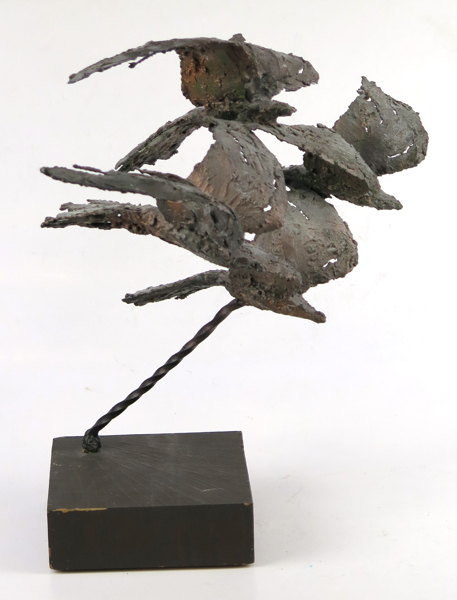 Okänd konstnär, skulptur, brons på svärtad träsockel, fåglar, otydlig signerad och daterad 1966, h 44 cm_26872a_lg.jpeg
