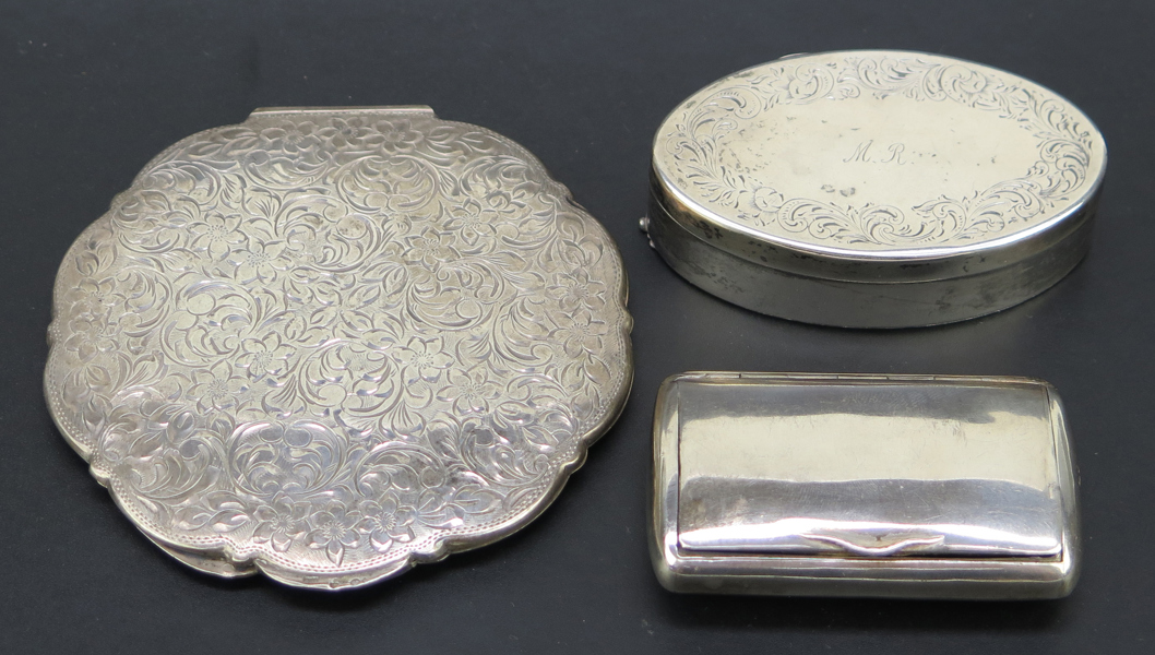 Dosor, 3 st, silver, 18-1900-tal, 2 snusdosor samt puderdosa med spegel, l 7 - 10 cm, 1 med tennlagning_27055a_8db29ed604aee15_lg.jpeg