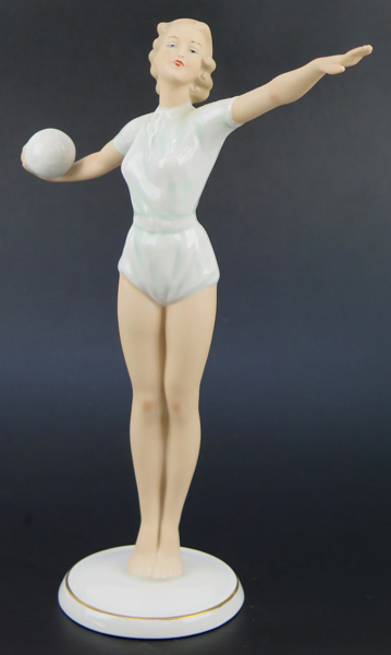 Okänd designer för Wallendorf, skulptur, flicka med boll, höjd 25 cm_27173a_8db2abff86df5f0_lg.jpeg