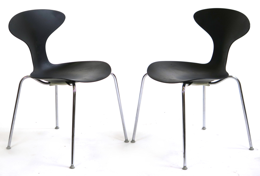 Lovegrove, Ross för Bernhardt Design, stolar, 1 par, plast och krom, "Orbit", design 2005, gjuten signatur, bruksslitage_28490a_lg.jpeg