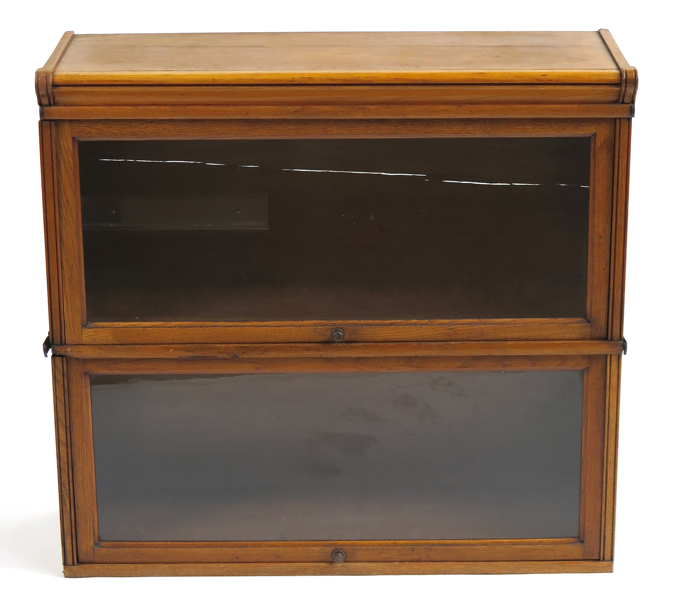 Okänd designer, möjligen Carl Malmsten för Åtvidaberg, bokskåp med vitrindörrar, så kallad Sekreteraremöbel, design 1928 l 87 cm_28565a_lg.jpeg