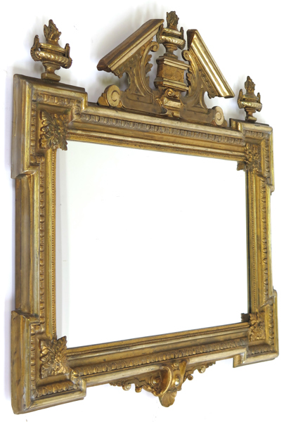 Spegel, förgyllt trä och stuck, renässansstil, 1800-talets 2 hälft, dekor av tympanonkrön mm, höjd 98 cm_28650a_8db5c308db0595c_lg.jpeg