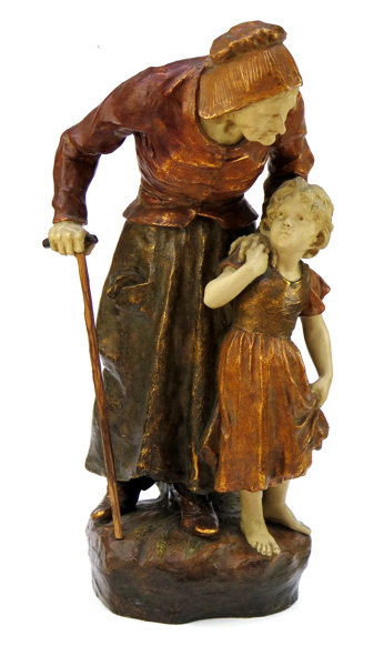 Madrassi, Luca, skulptur, bemålad terrakotta och träpinne,  gammal kvinna med barn, signerad, höjd 65 cm, smärre fotnagg samt sprickor och skador_31418a_lg.jpeg