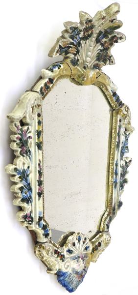 Spegellampett, fajans, 16-1700-tal, dekor av akantus, maskaron mm, h 61 cm, lagningar, ljusarm saknas_31440a_8dbafa8cecc1f0c_lg.jpeg