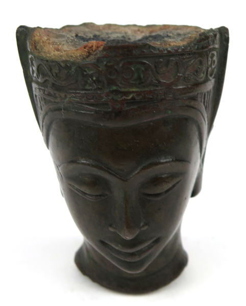 Skulpturfragment, brons, Buddhahuvud, cire-perdueteknik, antagligen Khmer 1400-tal (?), h 75 mm, skador_31666a_8dbb47ac498b800_lg.jpeg