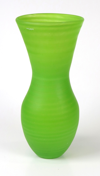 Sahlin, Gunnel för Kosta Boda, vas, grön glasmassa, signerad, höjd 32,5 cm_36492a_lg.jpeg