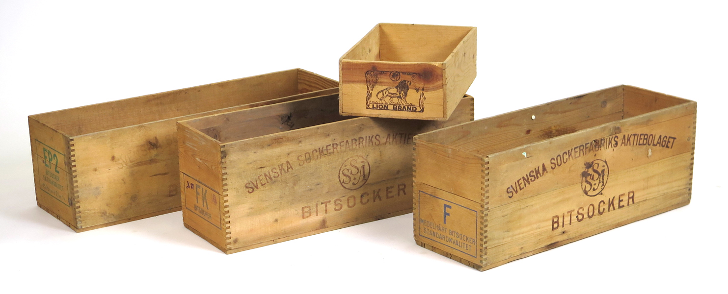 Sockerlådor, 3 st, SSA, 1900-talets mitt, l 68 respektive 78 cm, medföljer låda l 38 cm_36539a_8dc2e33b987cb93_lg.jpeg