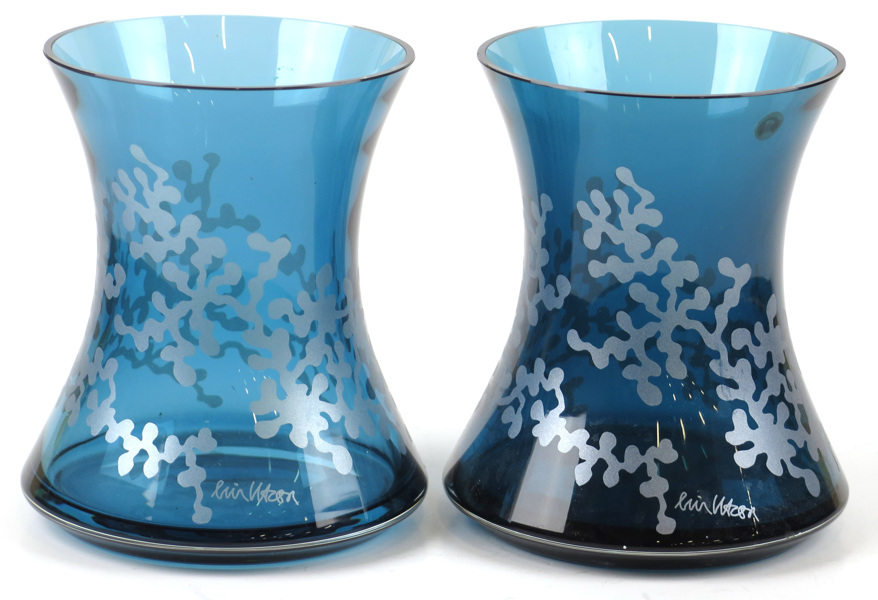 Utzon, Linn för Rosendal, vaser, 1 par, blå glasmassa med målad silverdekor, Tanne, _4255a_8d884c3d0f876da_lg.jpeg