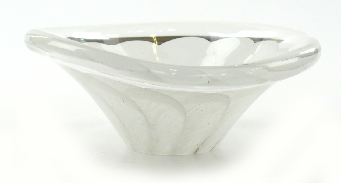 Lindstrand, Vicke för Kosta, skål, glas, dekor av slöjor i vitt underfång, _4628a_lg.jpeg
