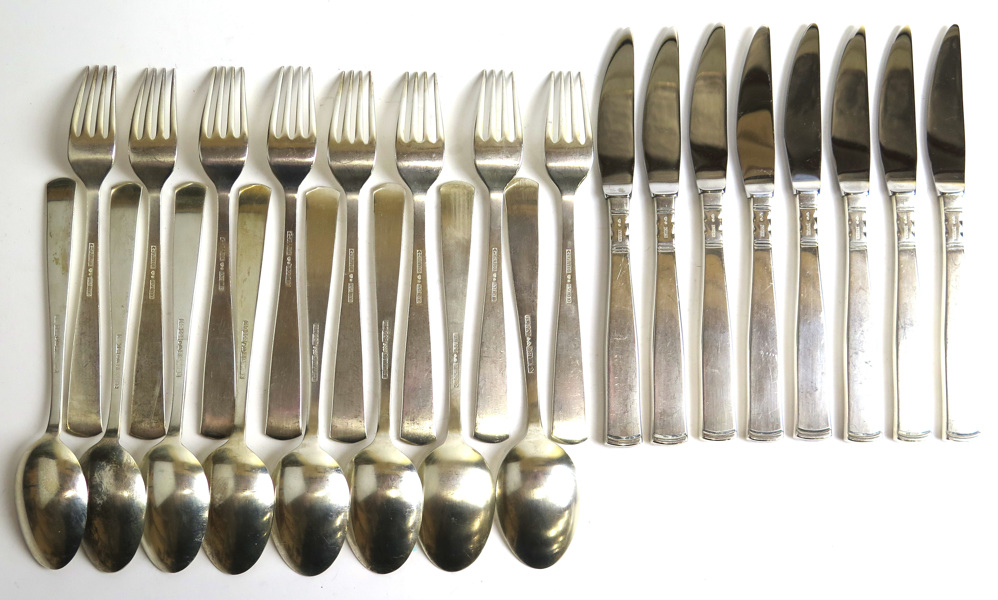 Bordsknivar, -skedar och -gafflar, 8 + 8 + 8 st, Rosenholm, design Jakob Ängman 1933, , total vikt exklusive knivar 885 gr_4712a_8d890a0c92e0492_lg.jpeg