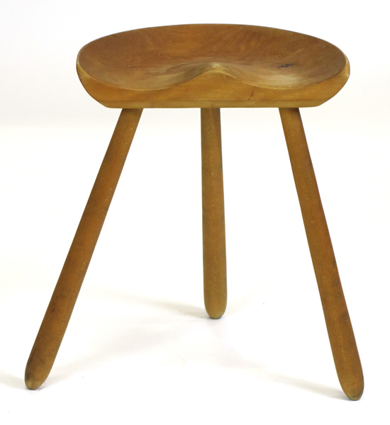 Okänd dansk designer, 1950-tal, pall, bok, trebent med skålad sits, _5273a_8d8a0df9bd9680f_lg.jpeg