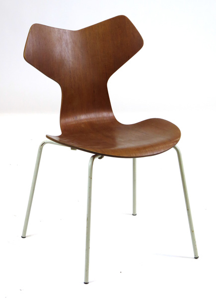 Jacobsen, Arne för Fritz Hansen, stol, teak och lackerad metall, Grand Prix, modell 3130,_5281a_8d8a0deb9b7bf73_lg.jpeg