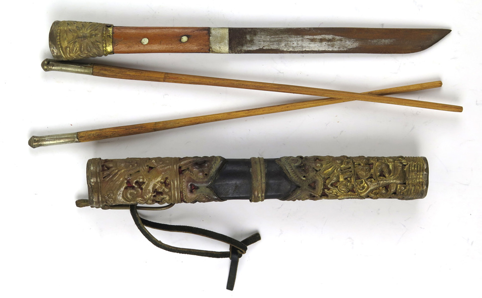 Bestick, sk trousse, Kina, 1900-tal, etui med kniv samt 2 chopsticks, _5861a_lg.jpeg