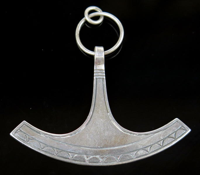 Okänd designer för Kalevala Korhu, hänge, 916/1000 silver, Tors hammare,_5960a_8d8c153c64c3c15_lg.jpeg