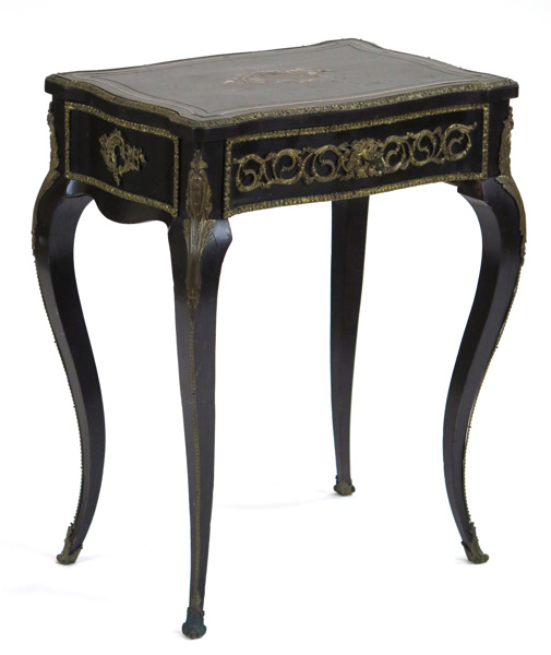 Damarbetsbord, bonat trä med intarsia och bronsbeslag, antagligen Parisarbete, Louis XV-stil, 1800-talets 2 hälft, _7315a_8d8e2fd32de847f_lg.jpeg