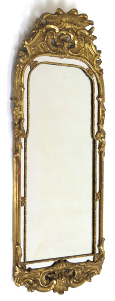 Spegel, förgyllt och bronserat trä och pastellage, Stockholmsarbete i rokoko, omkring 1760,dekor av rocailler, akantus mm, dekor av rocailler, blommor mm,_7991b_8d8fa979b02c7a7_lg.jpeg