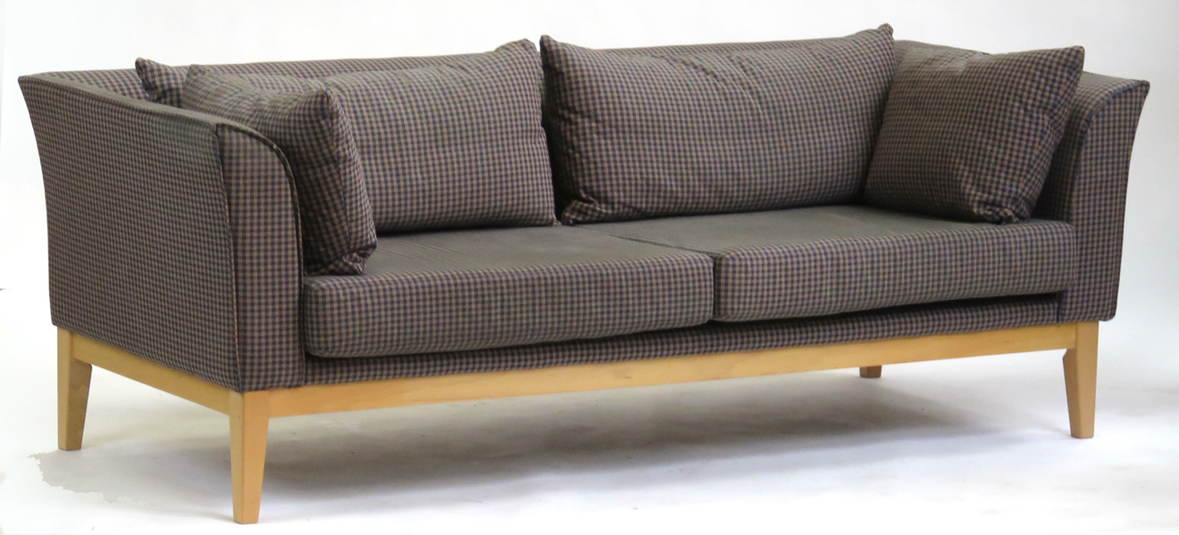 Okänd designer för Stouby, soffa, 3-sits, bonad bok med rutig, helstoppad textilklädsel,_8135a_lg.jpeg