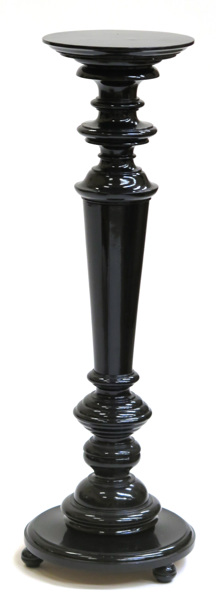 Piedestal, svarvat och svartlackerat trä, sekelskiftet 1900,_8210a_8d900ec04e268af_lg.jpeg