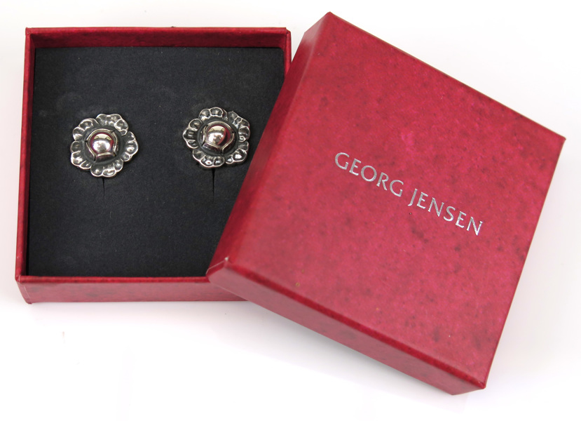 Georg Jensen design group, öronclips, 1 par, sterlingsilver, blomformade, "Heritage", årssmycket år 2002,_8369a_8d9028820c013aa_lg.jpeg