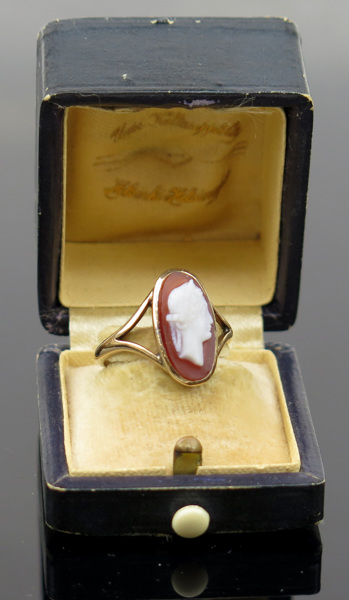 Ring, 18 karat rödguld med kaméskuren snäcka, vikt 3,5 gram,_9944a_lg.jpeg